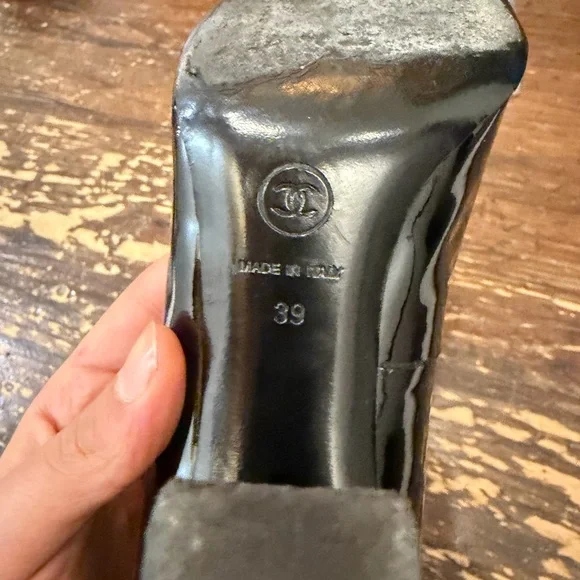 CHANEL Black Patent Leather "Paris-Eiffel" Gold Bar Pumps - Picture 3 of 3